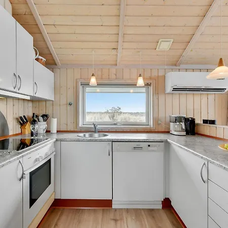 Beach Front Home In Ringkobing With Sauna بيت للعطل Ringkøbing