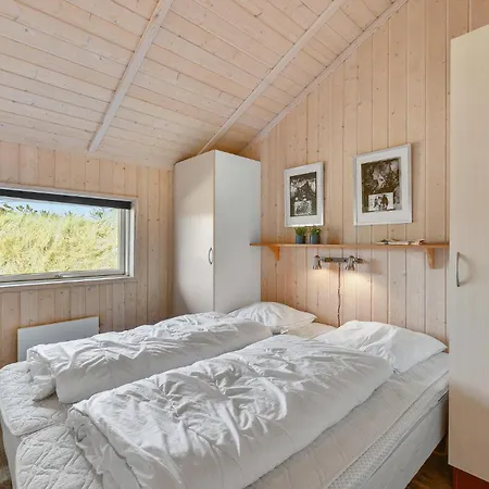 Beach Front Home In Ringkobing With Sauna بيت للعطل Ringkøbing