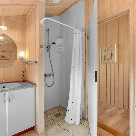 بيت للعطل Beach Front Home In Ringkobing With Sauna Ringkøbing